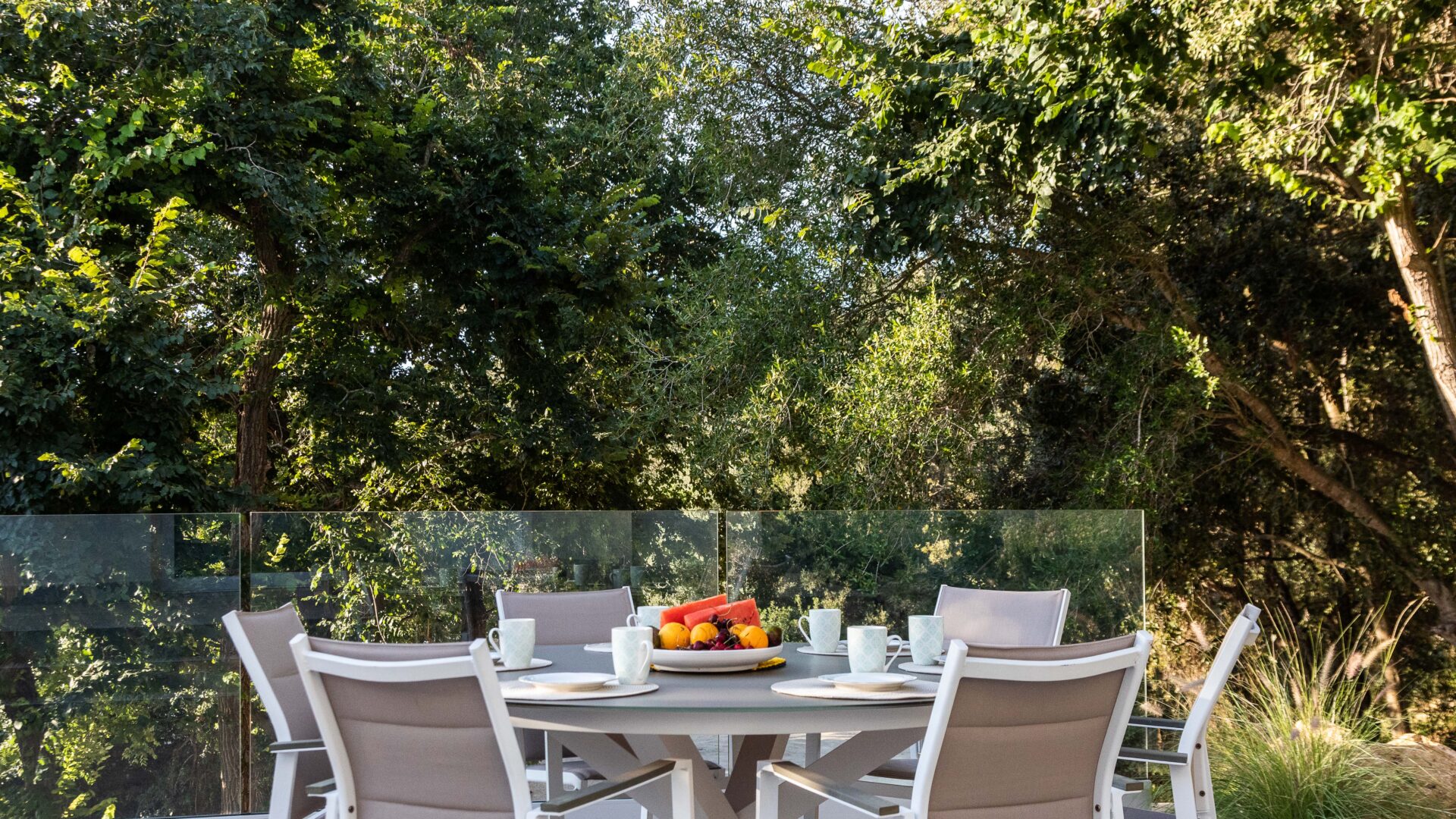 The external dining area of Villa Ferla Verde