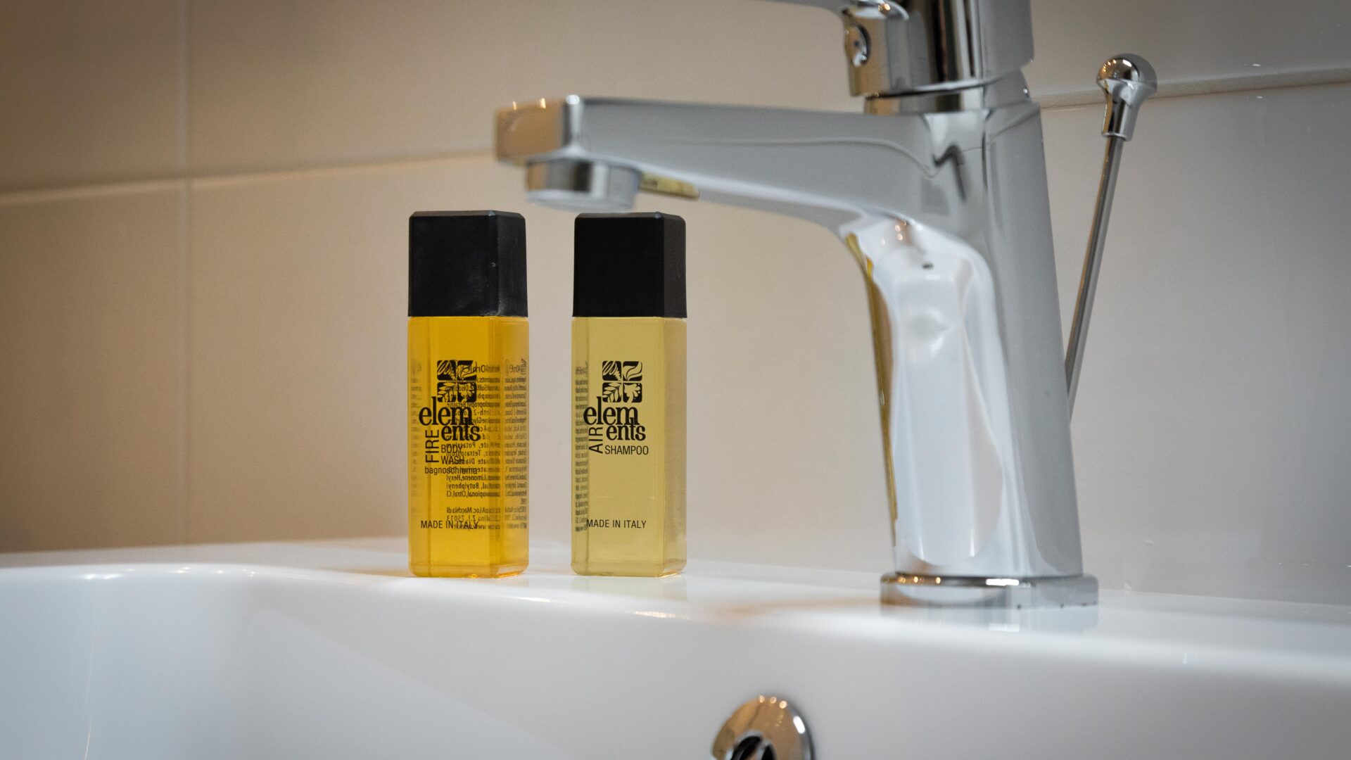 The sink in one of Villa Ferla Verde's bathroom