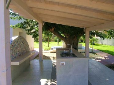 Villa Guidaloca's outdoor dining area