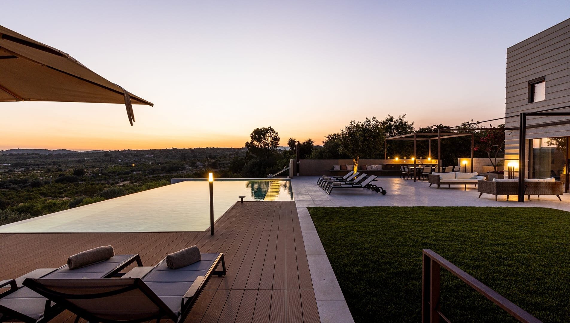 The pool of Villa Zenit at the sunset